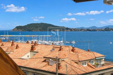 Exclusivo adosado con impresionantes vistas al mar!